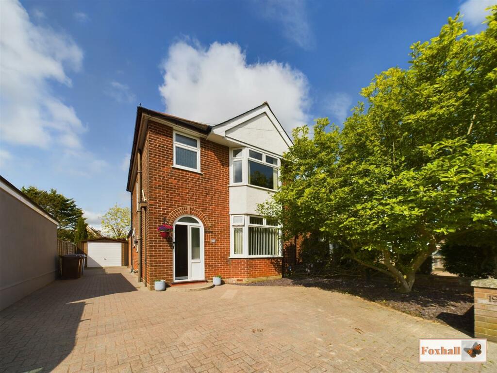3 bedroom detached house for sale in Penshurst Road, Ipswich, IP3