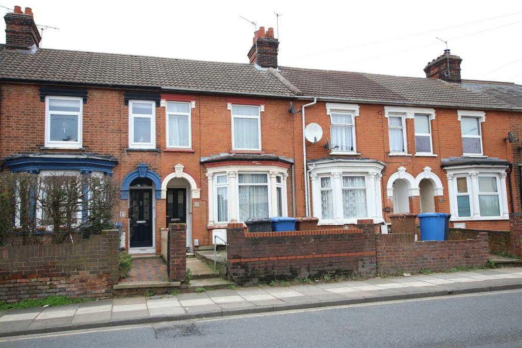 3 bedroom terraced house for sale in Foxhall Road, Ipswich, IP3
