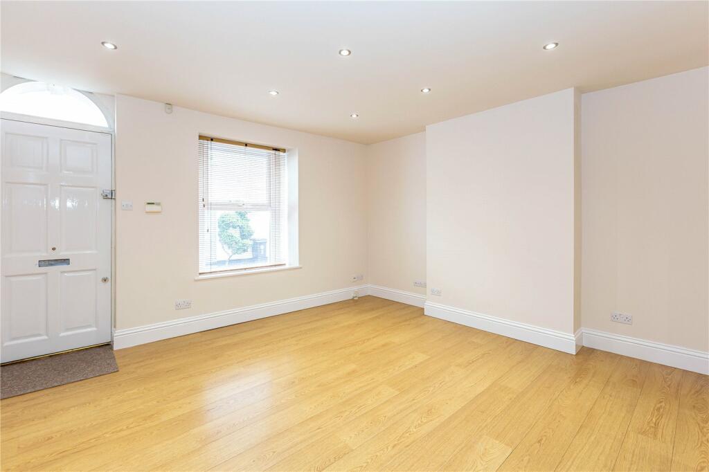 2 bedroom terraced house for rent in High Street, Clifton, Bristol, BS8
