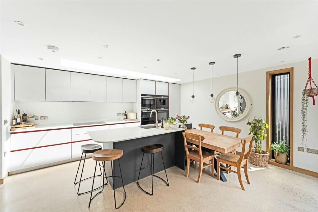 Additional property image - Courtlands Lane, Bristol, BS3