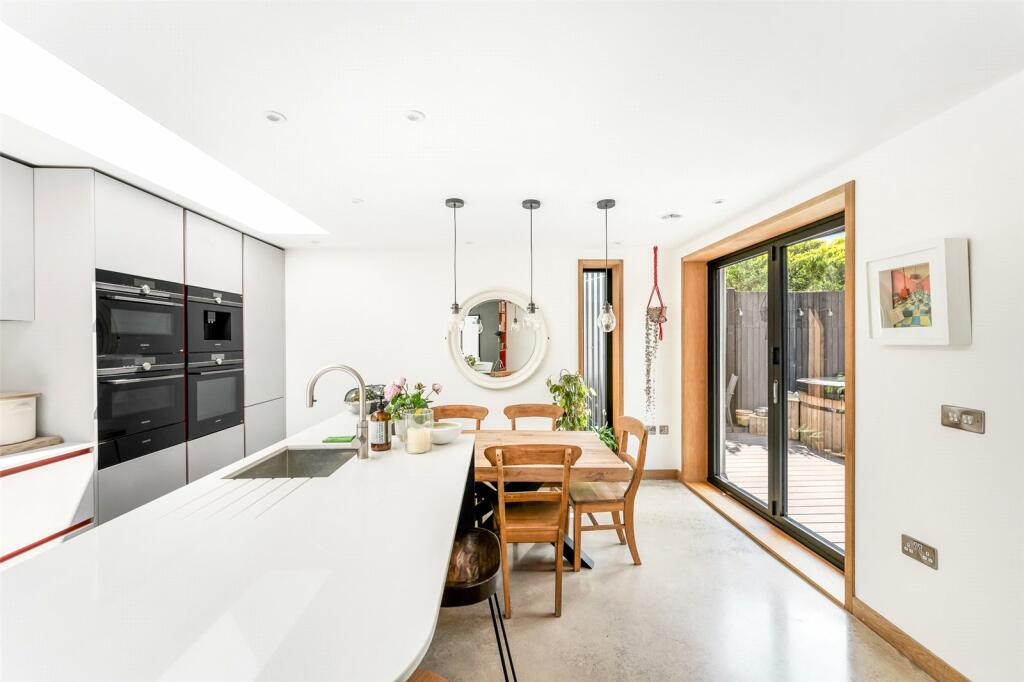 Additional property image - Courtlands Lane, Bristol, BS3