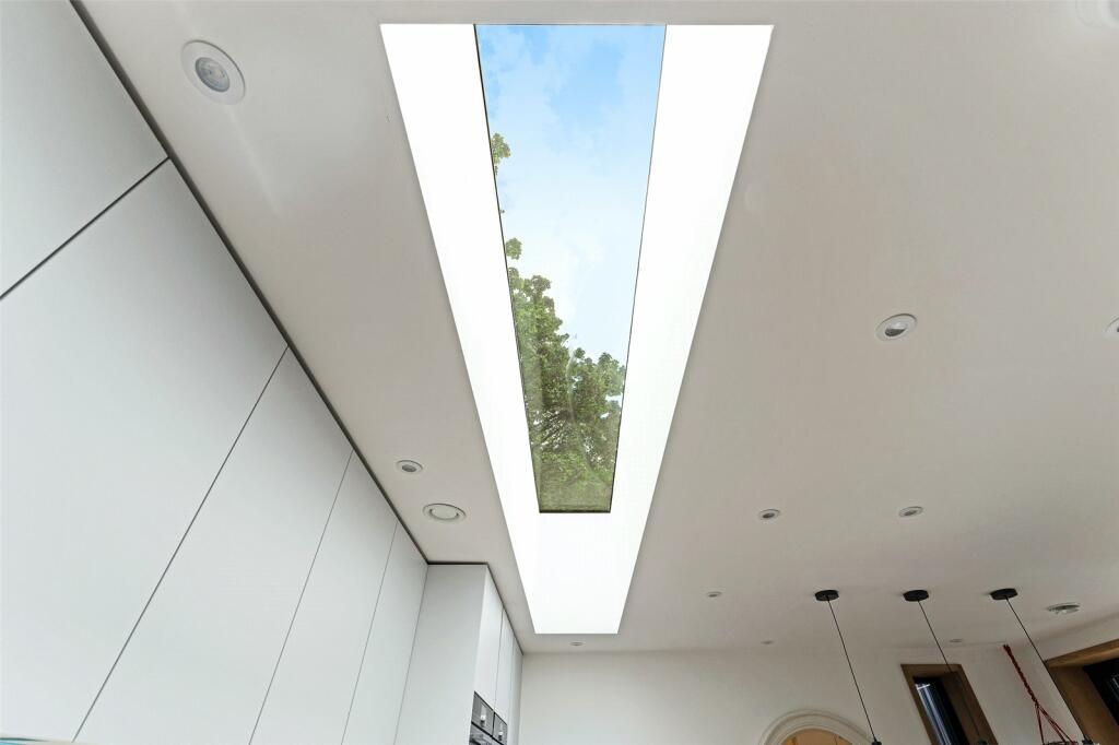 Additional property image - Courtlands Lane, Bristol, BS3