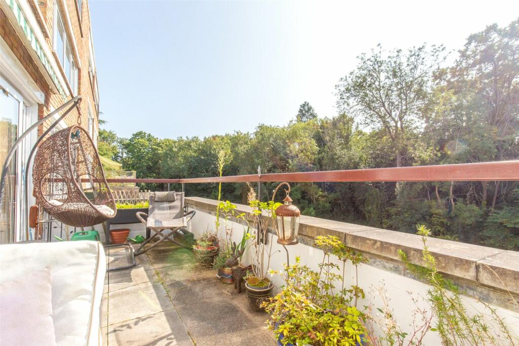 Additional property image - Druid Woods, Avon Way, Bristol, BS9