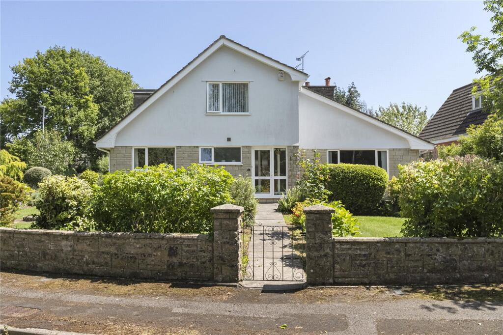Main image of property: Manor Way, Failand, Bristol, Somerset, BS8