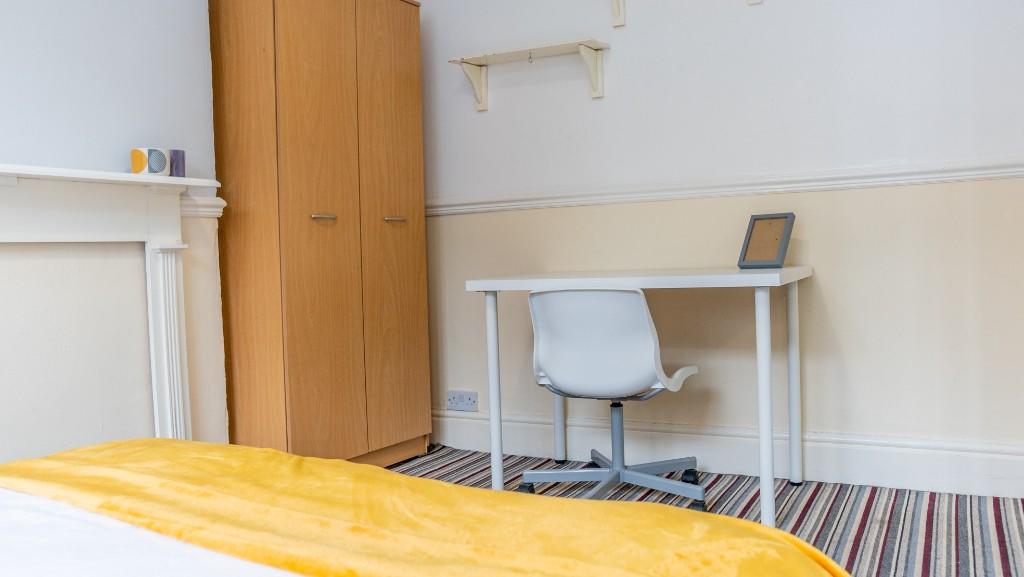 4 bedroom house share for rent in Leslie Road, Birmingham, B16 ALL