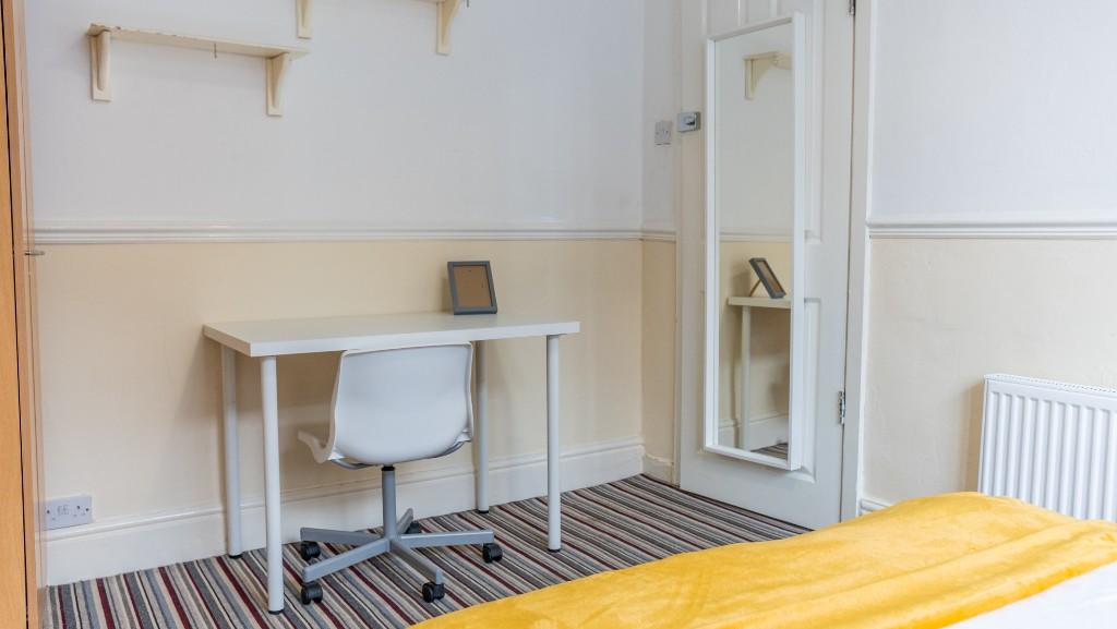 4 bedroom house share for rent in Leslie Road, Birmingham, B16 ALL