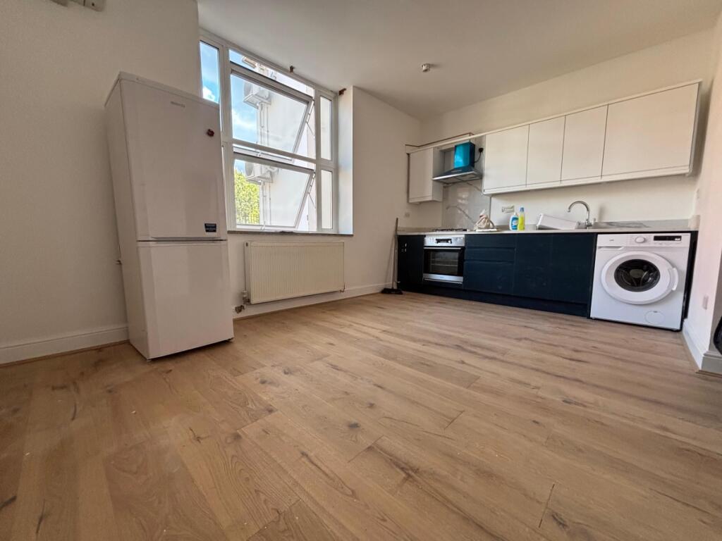 Main image of property: High Street London N8