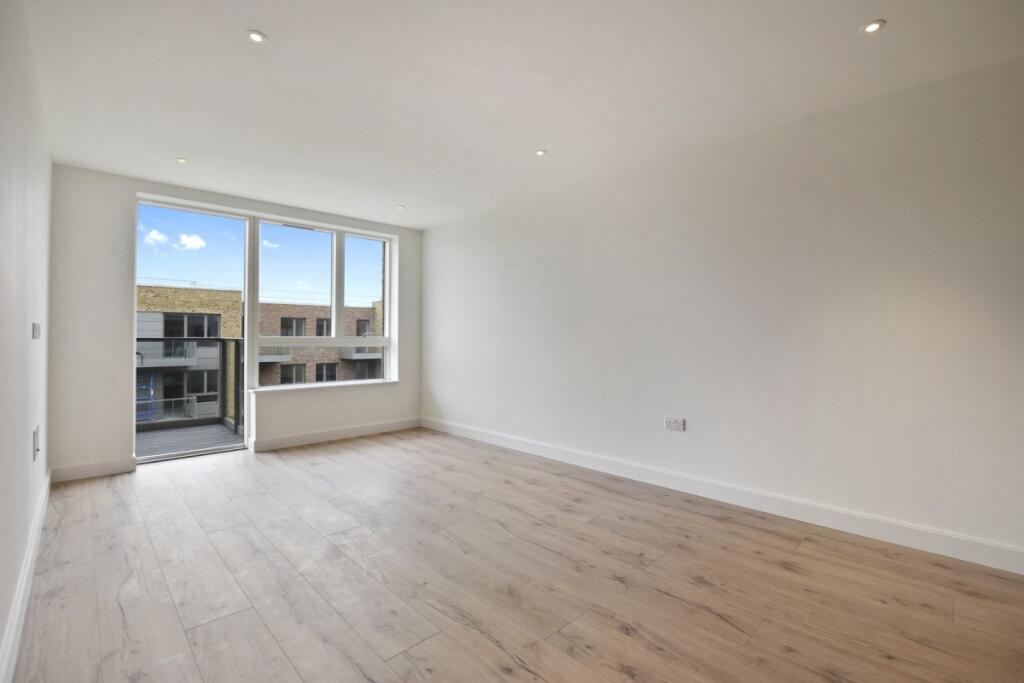 Main image of property: High Street London N8