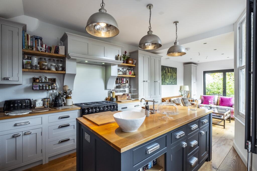 Main image of property: Warner Road, London N8
