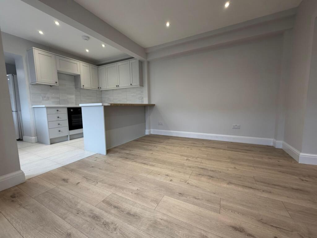 Main image of property: Glendale Avenue London N22