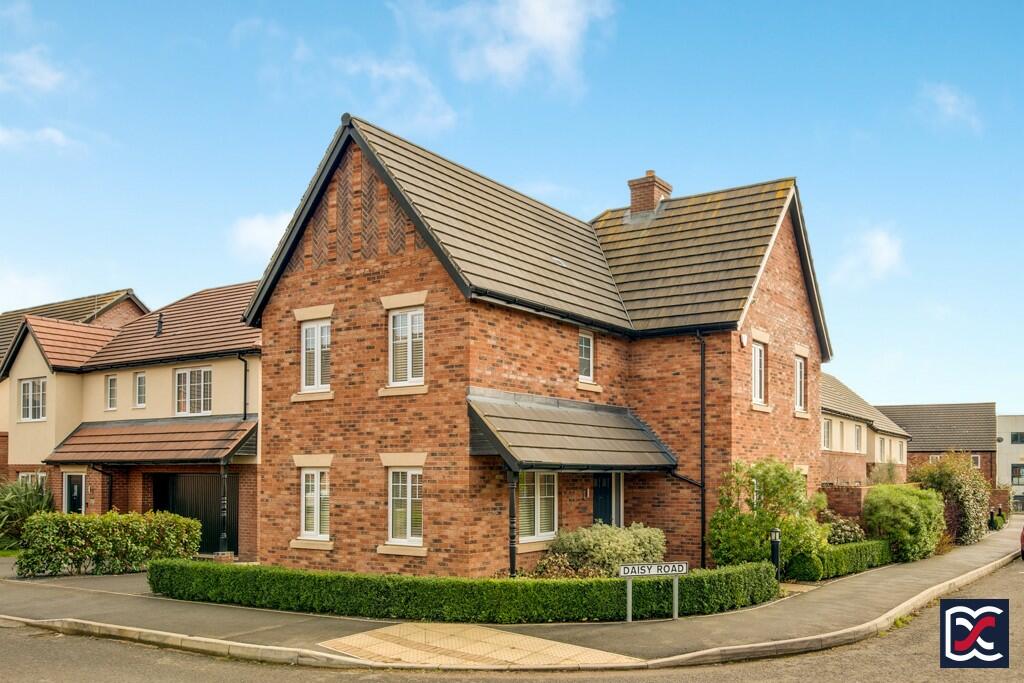 4 bedroom detached house for sale in Daisy Road, Daventry, NN11
