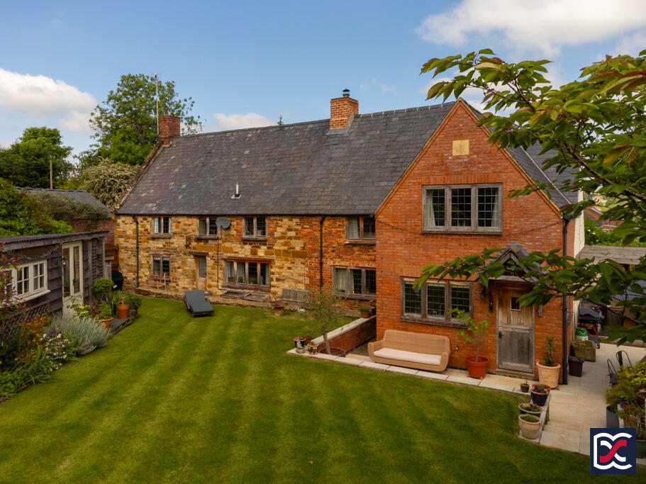 5 bedroom detached house for sale in Mullions, Oak Street, Weedon, NN7