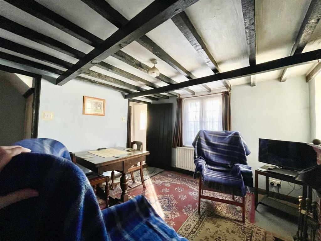 4 bedroom detached house for sale in Belle Hill, BexhillOnSea, TN40