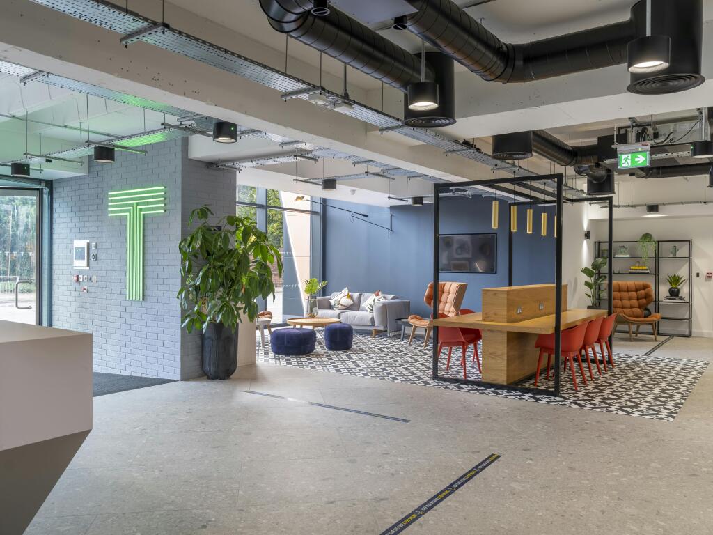 T Bromley 0009HDR  Copy.jpg