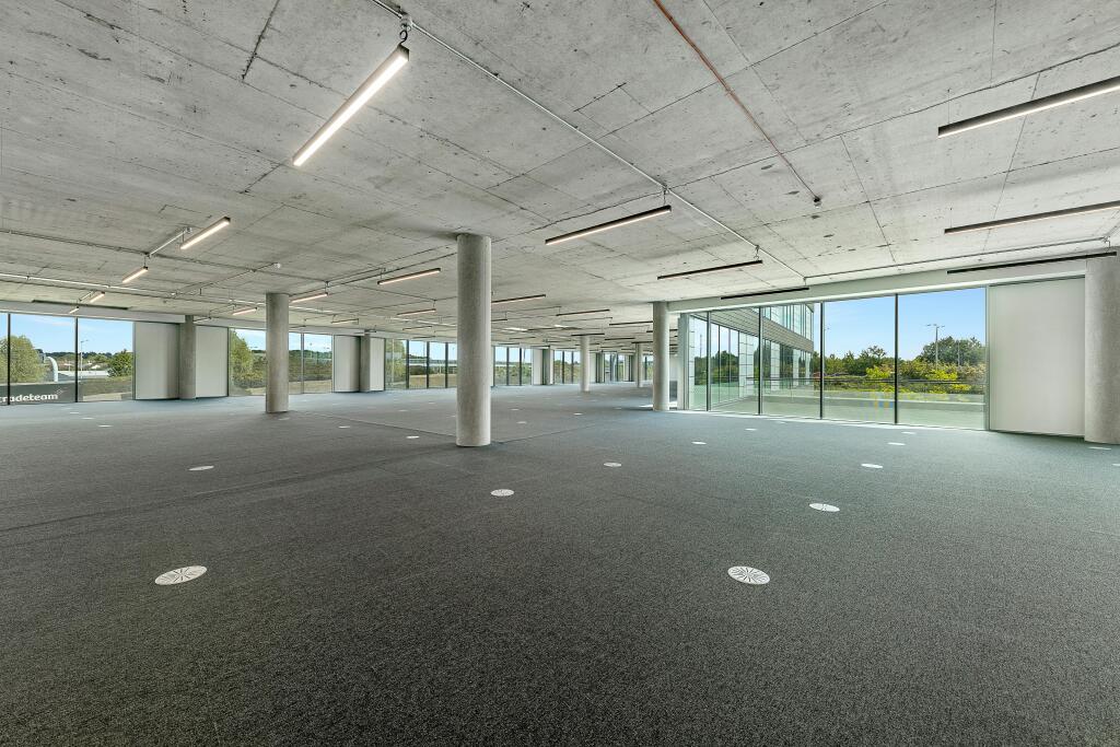 2022_07_290525 Office floor 2.jpg