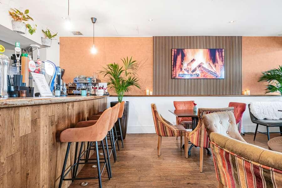 Additional property image - Queens Hotel, 1-3 Kings Road, Brighton