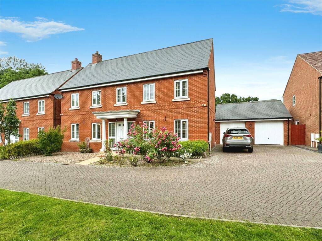 5 bedroom detached house for sale in Grazeley Road, Three Mile Cross, Reading, Berkshire, RG7