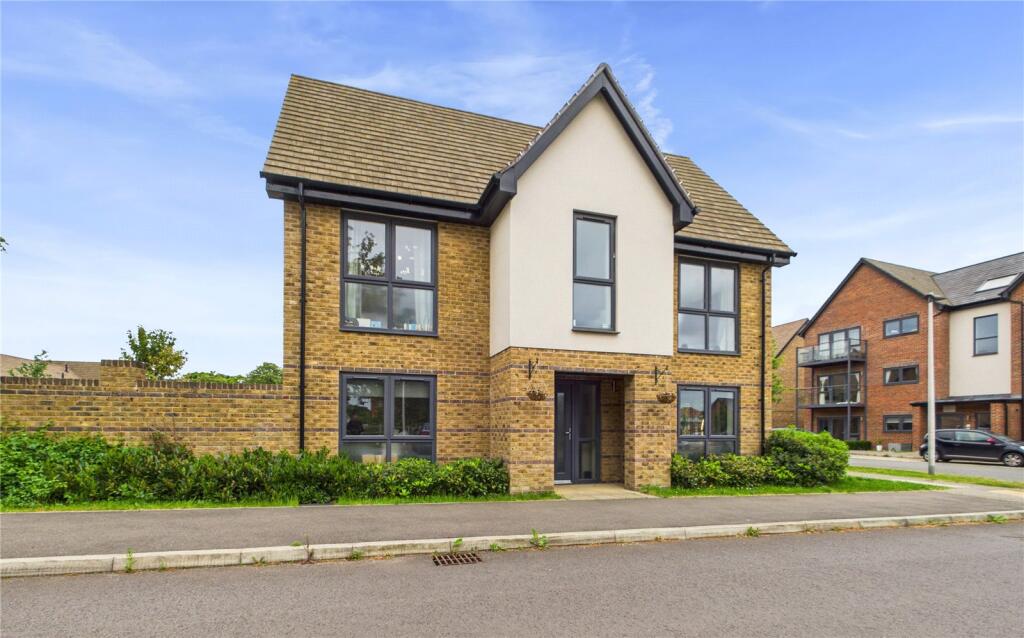 Main image of property: Shelduck Drive, Arborfield Green, Reading, Berkshire, RG2