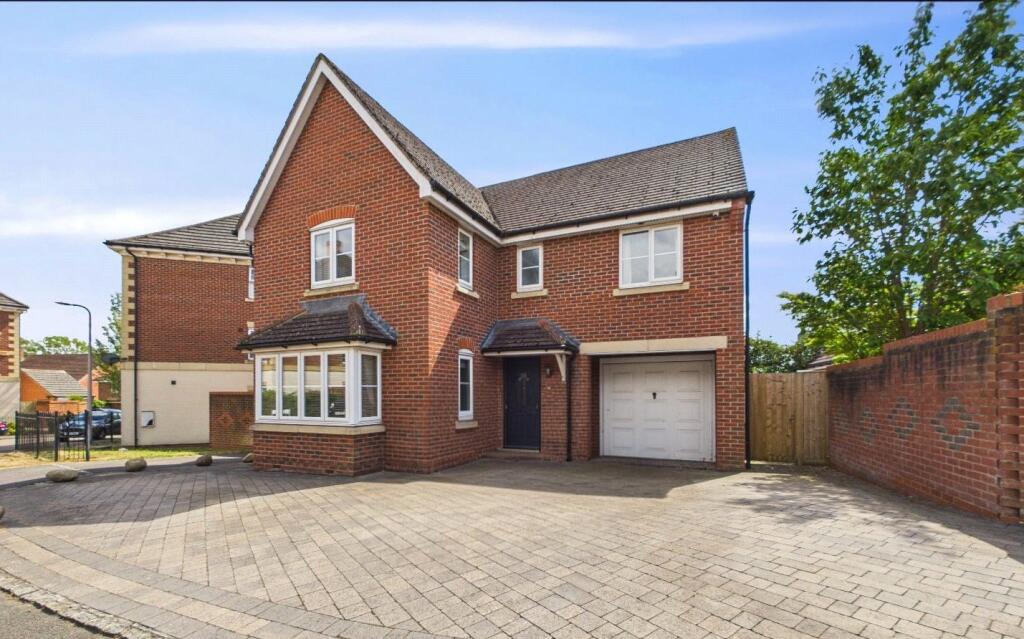 Main image of property: Fuchsia Grove, Shinfield, Reading, Berkshire, RG2