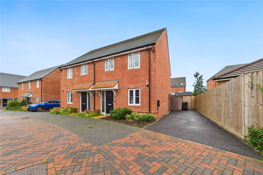 Main image of property: Mearing Grove, Shinfield, Reading, Berkshire, RG2