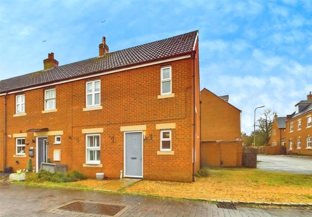 Main image of property: Kingfisher Grove, Three Mile Cross, Reading, Berkshire, RG7