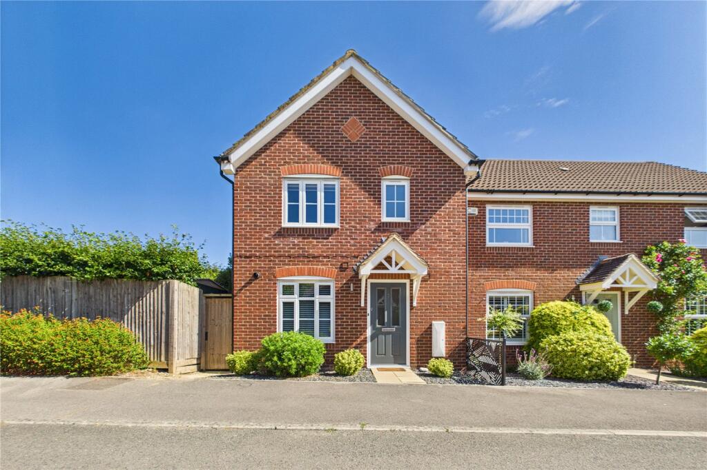 Main image of property: Oatlands Chase, Shinfield, Reading, Berkshire, RG2