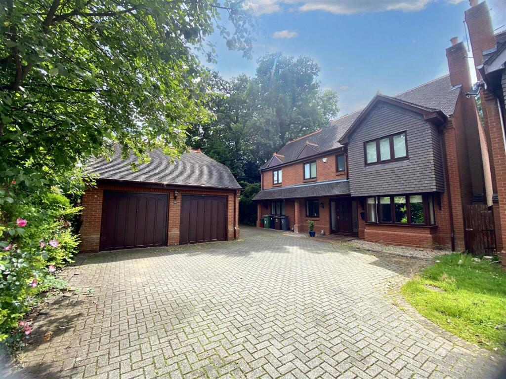 4 bedroom detached house for sale in Morville Close, Dorridge, Solihull