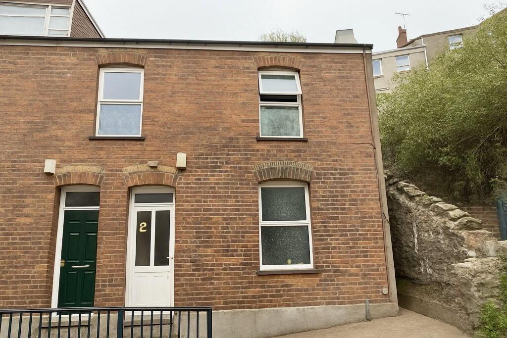 Main image of property: 2 Lower Penrallt, Bangor