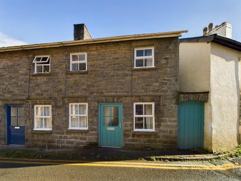 2 bedroom end of terrace house for sale in Crown Cottages, Llangattock
