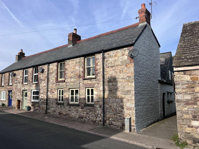 3 bedroom cottage for sale in Llangattock, Crickhowell, NP8