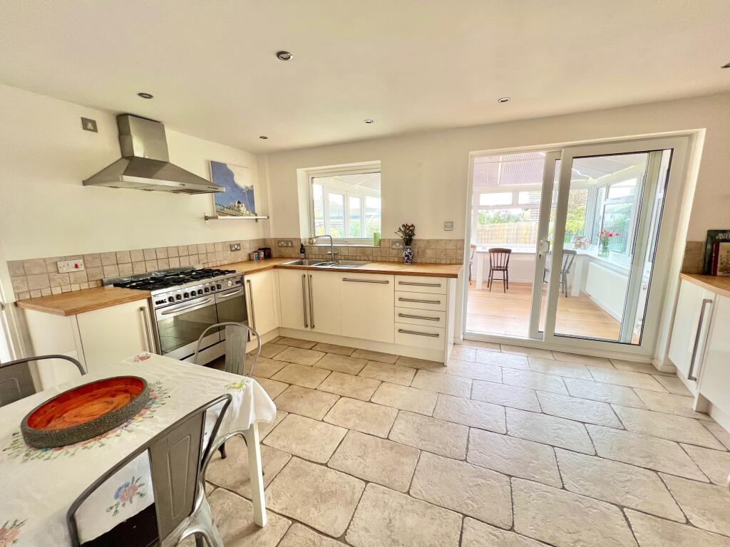 Additional property image - Manor Drive, Telscombe Cliffs, Peacehaven