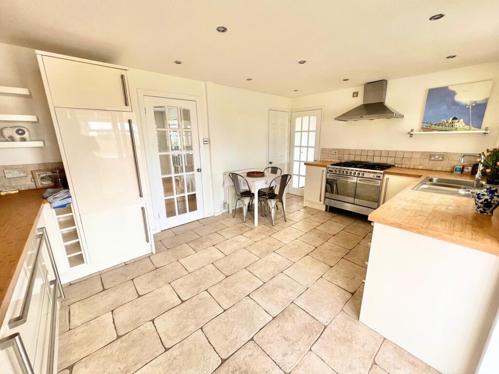 Additional property image - Manor Drive, Telscombe Cliffs, Peacehaven