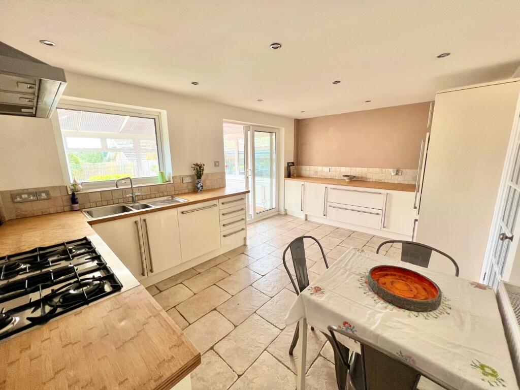 Additional property image - Manor Drive, Telscombe Cliffs, Peacehaven