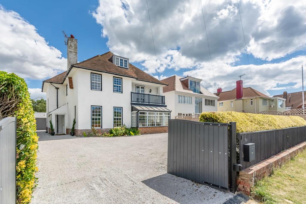 6 bedroom detached house for sale in Crossbush Road, Felpham, PO22