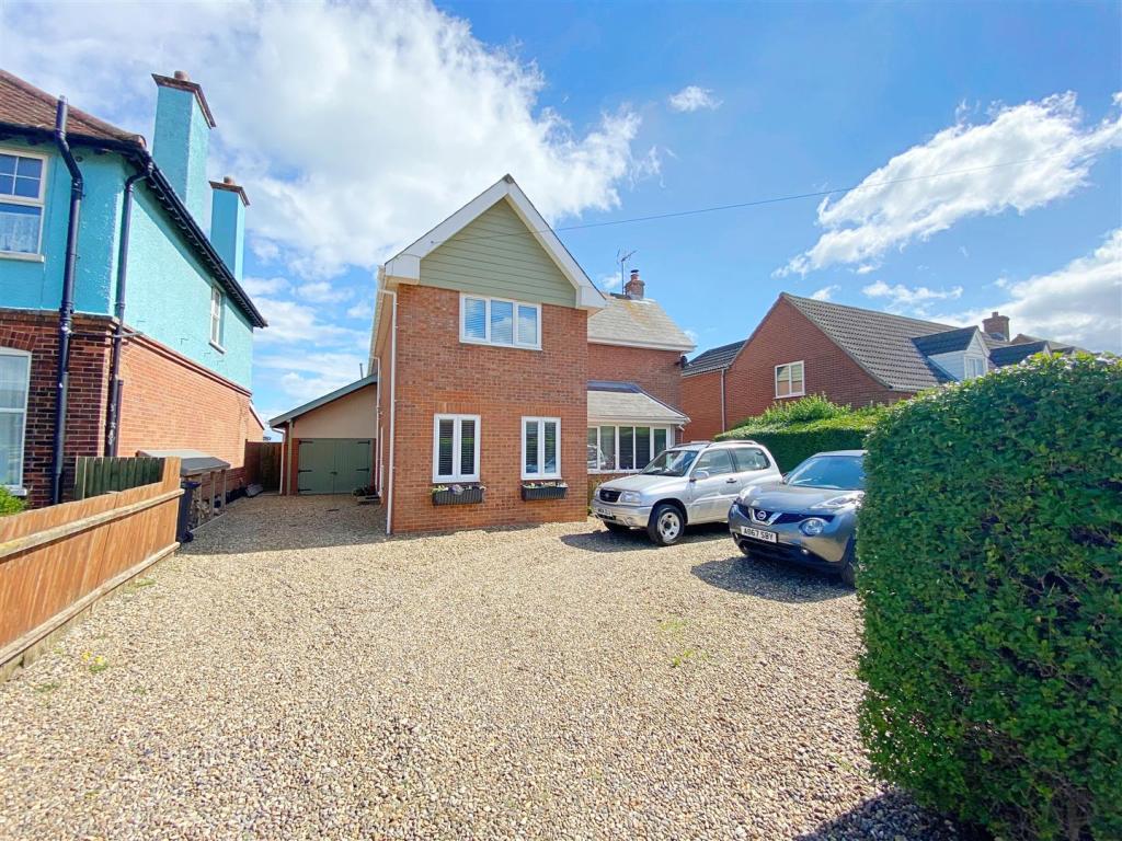 5 bedroom detached house for sale in Mundesley, NR11