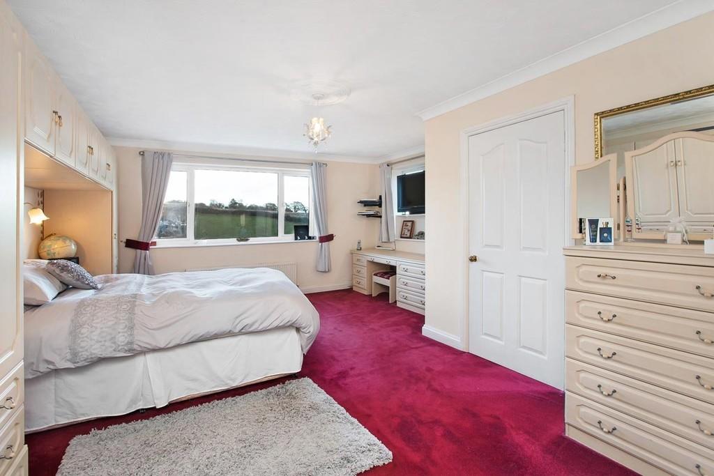 5 bedroom detached house for sale in Dawlish, EX7