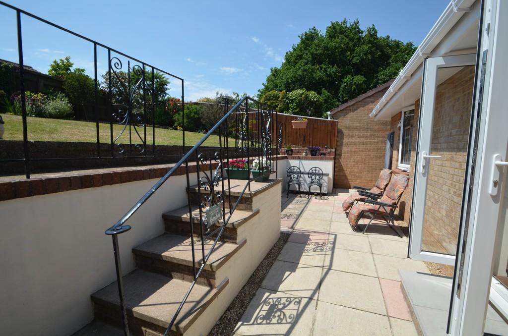 2 bedroom detached bungalow for sale in Gilpin Close, Dawlish, EX7