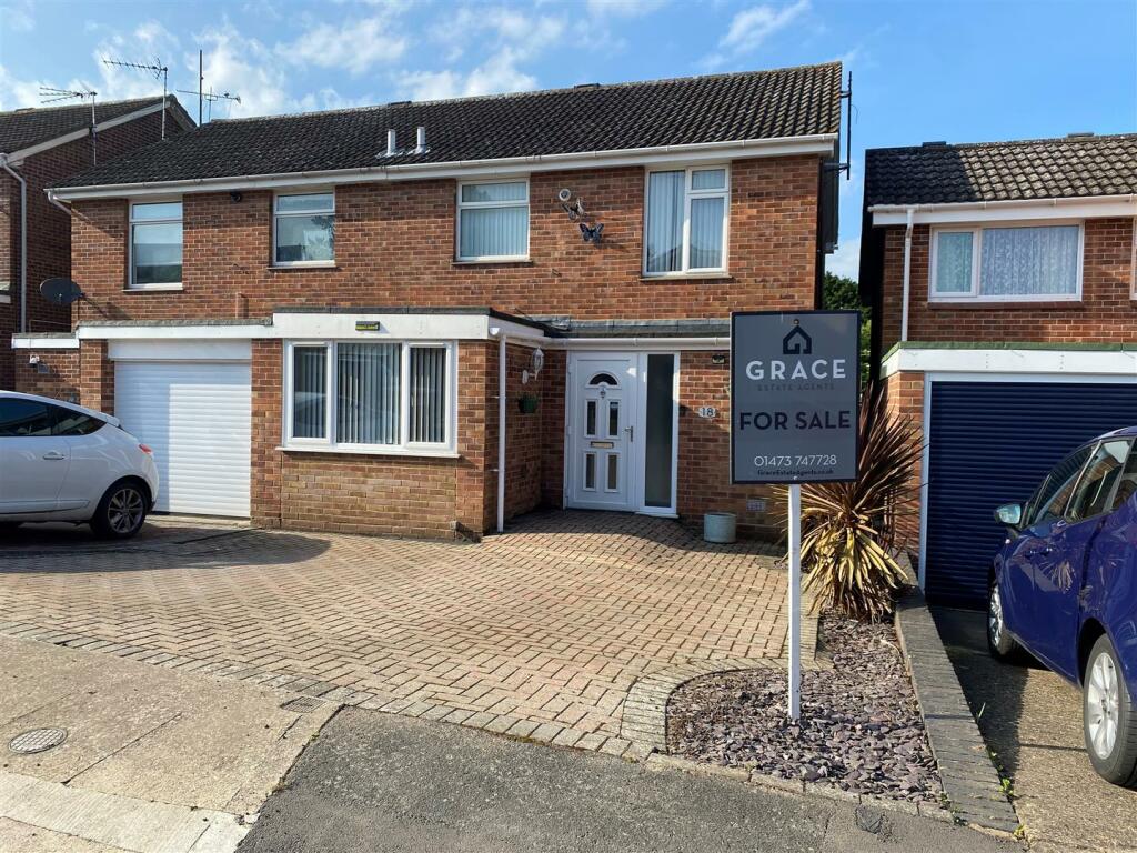 4 bedroom semi-detached house for sale in Stamford Close, Ipswich, IP2