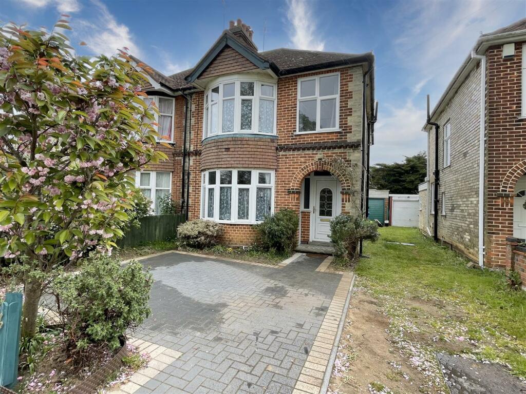 4 bedroom semidetached house for sale in King Edward Road, Ipswich, IP3