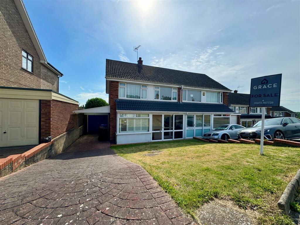 3 bedroom semidetached house for sale in Eccles Road, Ipswich, IP2