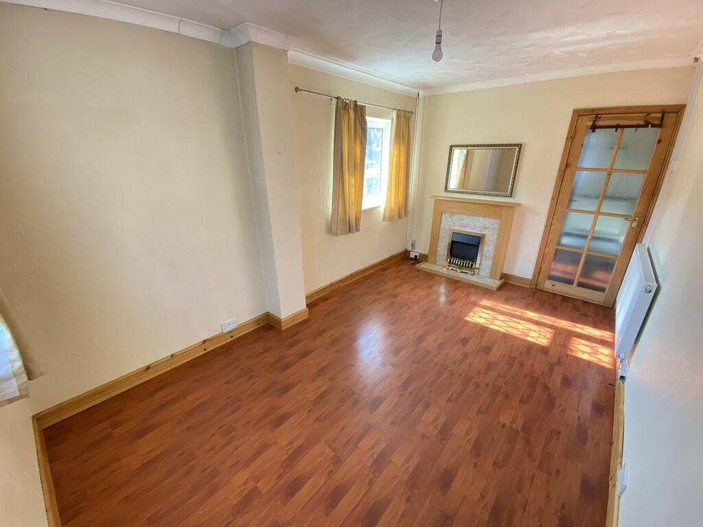 2 bedroom detached bungalow in Burleigh Road, Pennfields, Wolverhampton