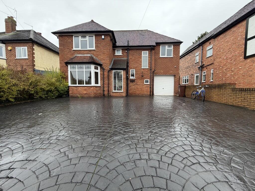 Main image of property: Finchfield Lane, Merry Hill, Wolverhampton