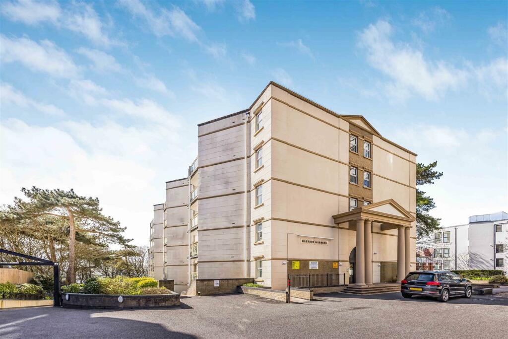 2 bedroom flat for sale in West Cliff Road, Bournemouth, BH2