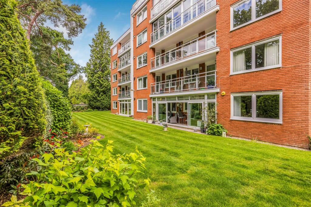 2 bedroom ground floor flat for sale in The Avenue, Poole, BH13