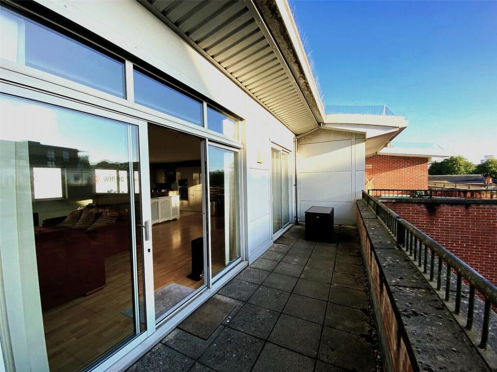 Additional property image - Golden Lion Court, Redcliff Street, Bristol, BS1