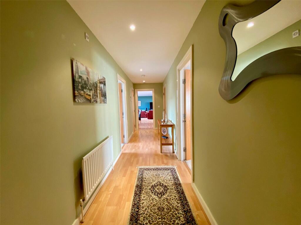 Additional property image - Golden Lion Court, Redcliff Street, Bristol, BS1