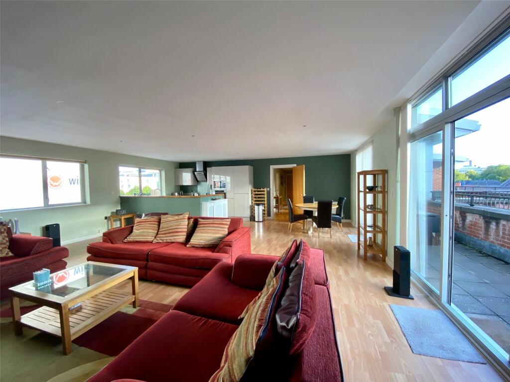 Additional property image - Golden Lion Court, Redcliff Street, Bristol, BS1