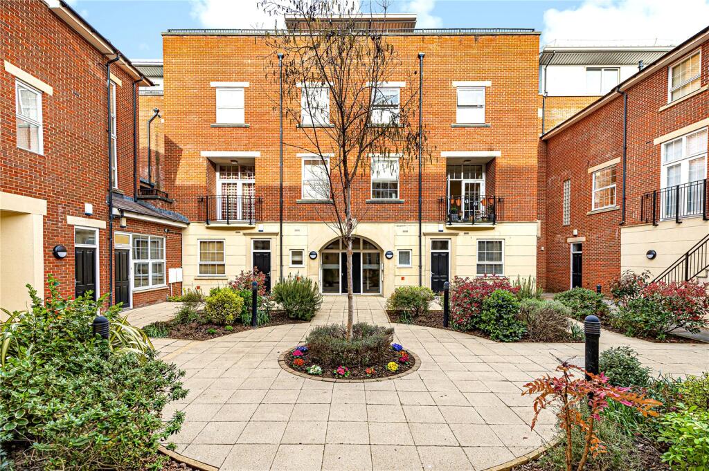 Main image of property: Golden Lion Court, 100 Redcliffe Street, Bristol, BS1