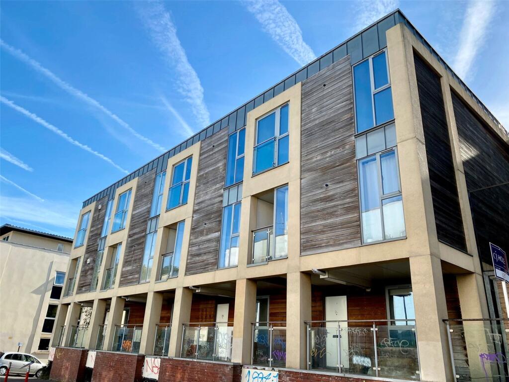 Main image of property: Bath Buildings, Montpellier, Bristol, BS6