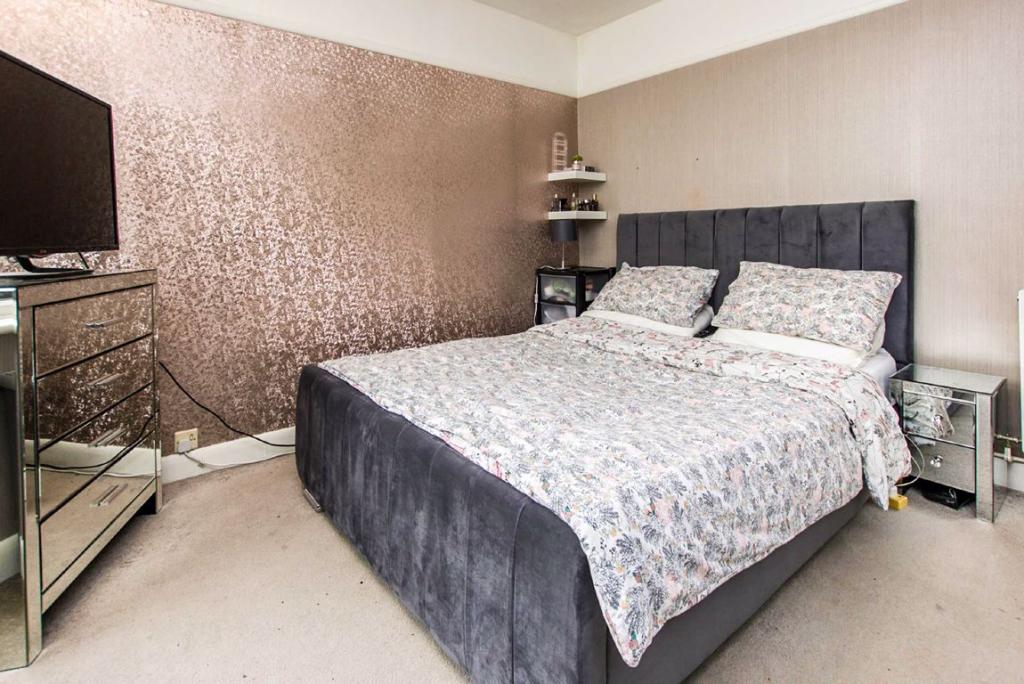 3 bedroom semidetached bungalow for sale in Miller Road, Burton